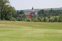 Burg Zievel 2005 (Blick von Loch 7)